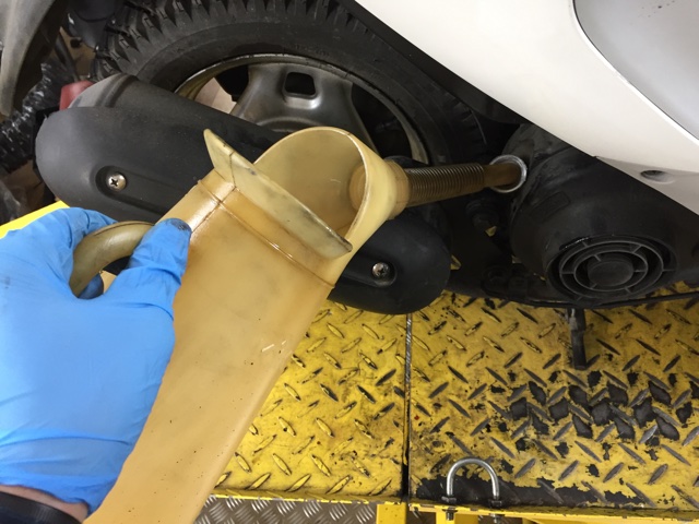 原付4サイクルエンジンのオイル交換のやり方！頻度や価格も解説！