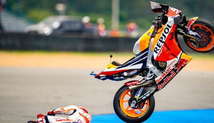 バイクで80キロ近く出してスリップして大転倒した結果･･･ ←病院には行けよ