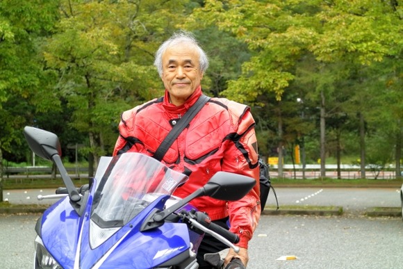 父がもうすぐ50超えるのにオートバイ乗るのやめなくて恥ずかしい→いいお父ちゃんだと思うけど？