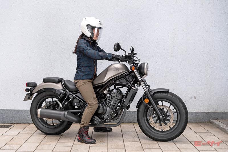 【バイク】背が低くても乗れるバイクってあるんか？